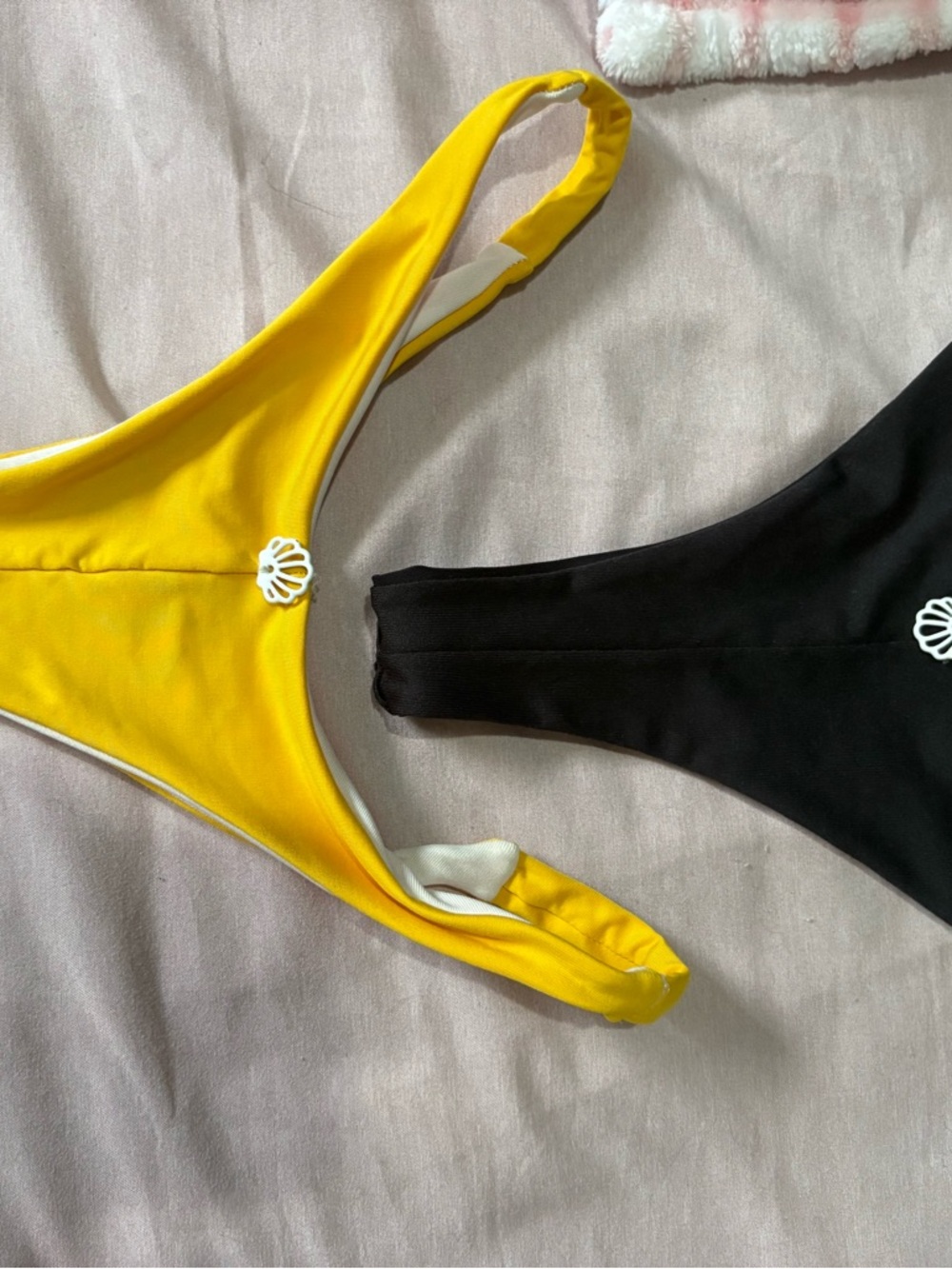 triangl swimwear Yellow and Black Bikini Bottoms with Shell Accent